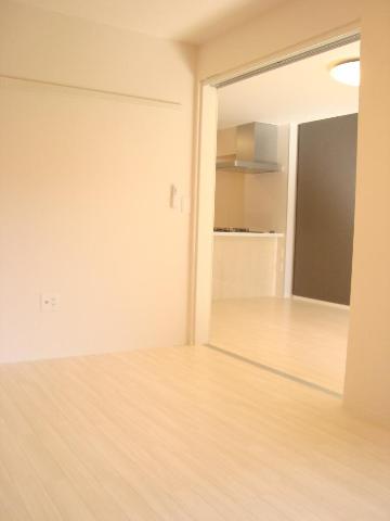 フリュレーヴ 洋室