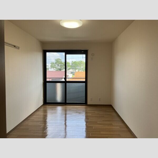 オーシャンヒルズ　CC302号室 洋室