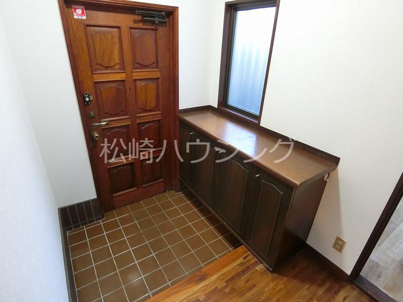 上高田1丁目9戸建 玄関