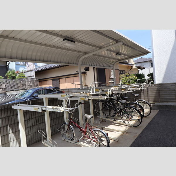 Sun Heights 駐輪場