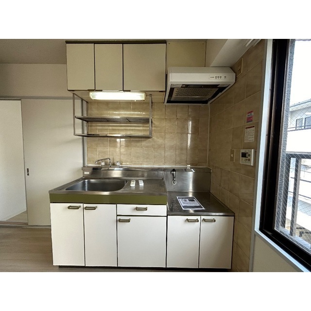 三ツ和マンション301号室 キッチン