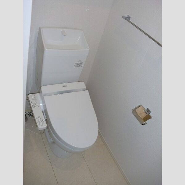 エトワール　Ⅱ205号室 トイレ(温水洗浄便座)