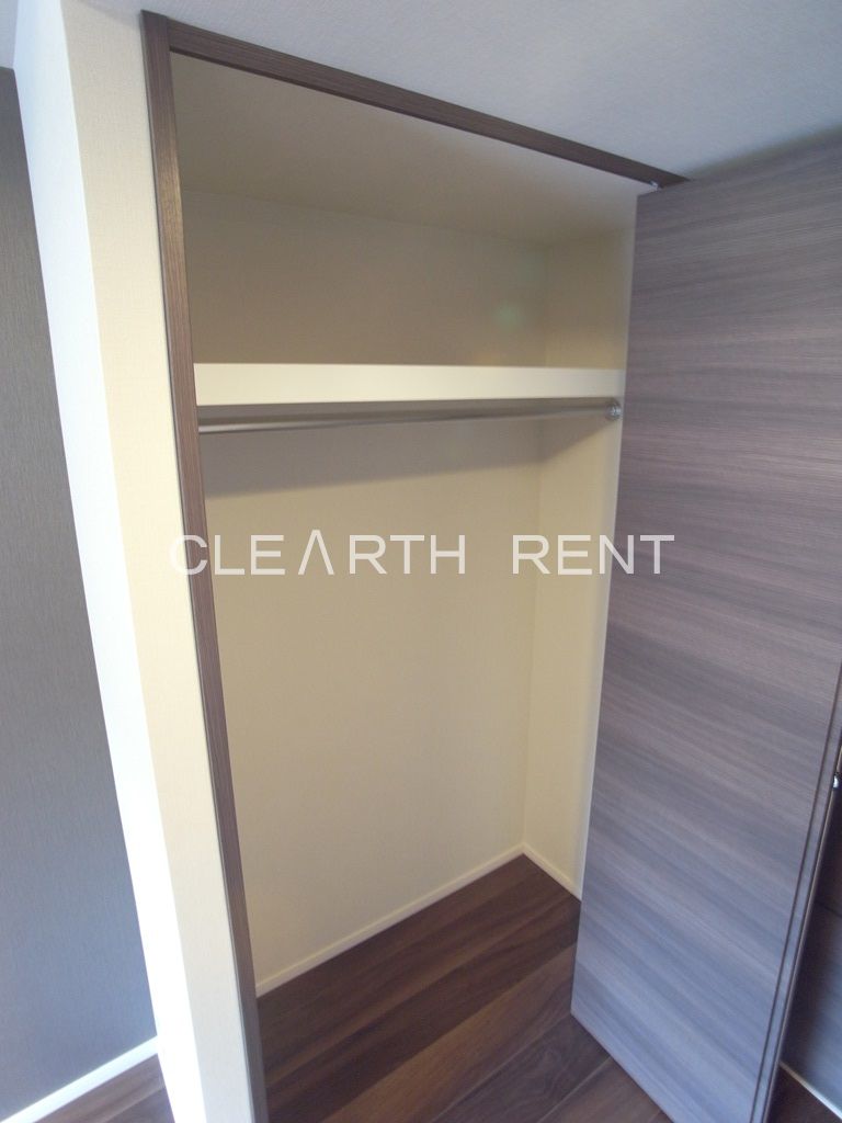 コンシェリア目白 ＴＨＥ ＧＲＡＮＤ ＲＥＳＩＤＥＮＣＥ4階 整理しやすいハンガーパイプ付きクローゼット