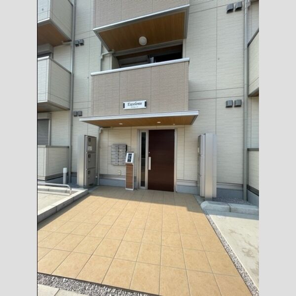 エクセレンテ301号室 エントランス