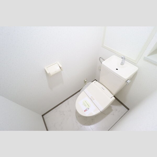 ルーチェ緑が丘A216号室 温水洗浄便座