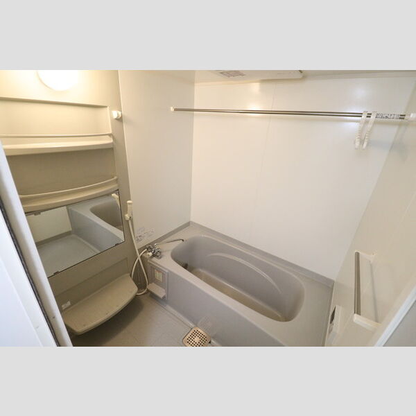 ロイトンⅢ301号室 浴室