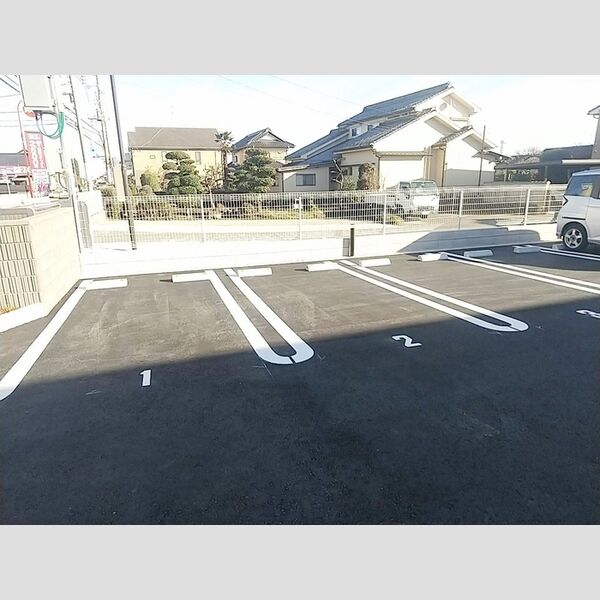 グリシーヌ 駐車場