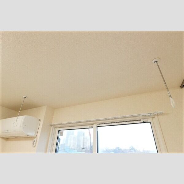 フォーリア　B302号室 室内物干し