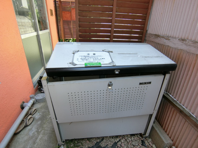 ポルカーレⅡ2階 敷地内ゴミストッカー