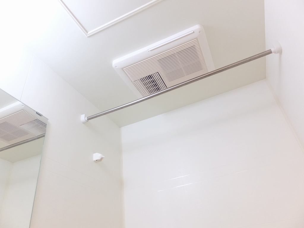 レオパレスマシューⅠ207号室 雨の日に大活躍間違い無しの浴室換気乾燥機！