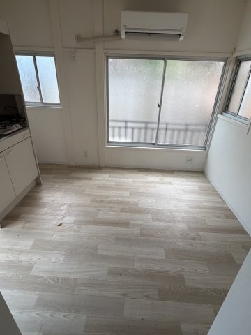 102号室