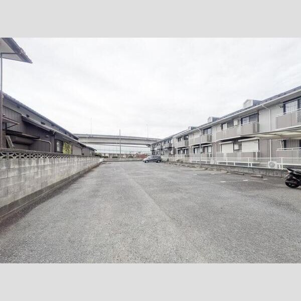 ドミールエム 駐車場