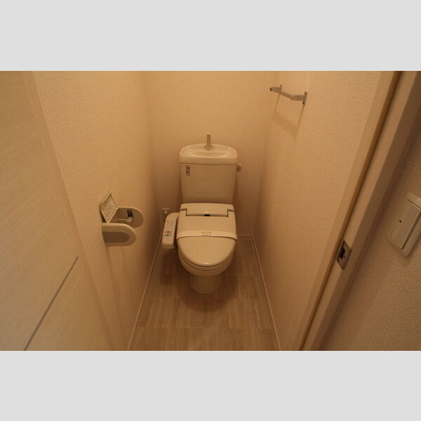 セピアコート トイレは温水洗浄暖房便座!