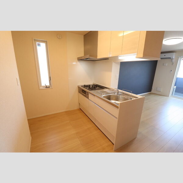 リビングタウン春日201号室 対面キッチン