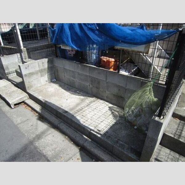 アルカキット葛西 敷地内ごみ置き場