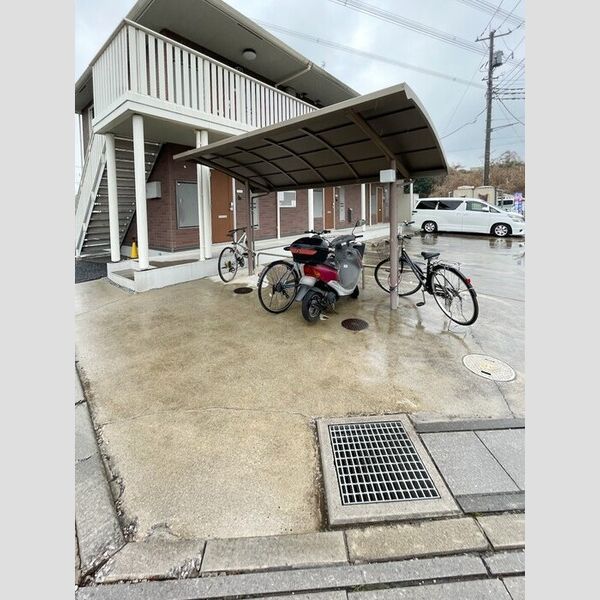 フェニックス103号室 駐輪場