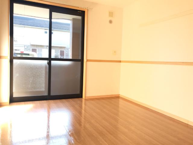 シンフォニー105号室 南側洋室