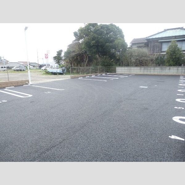 アレイシャンテ 駐車場