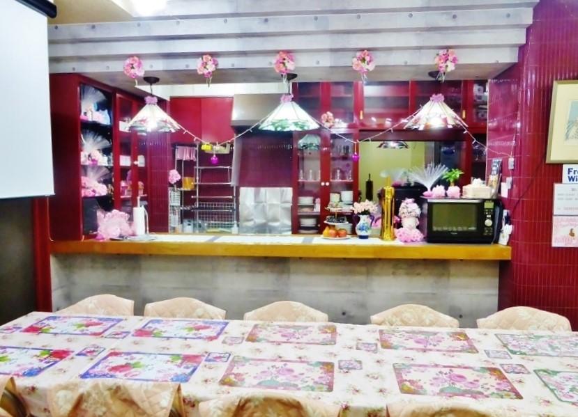 ミラクルイン横浜203号室 この賃料で！　女子会/ご家族と楽しめる貸切ラウンジルーム