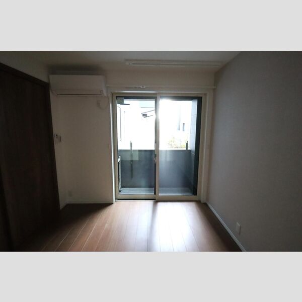 MOCRAFT中葛西103号室 洋室5.6帖バルコニー側