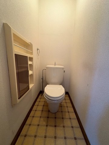 サンフォーブル湘南102号室 トイレ