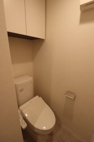 GENOVIA新子安0404号室 トイレ