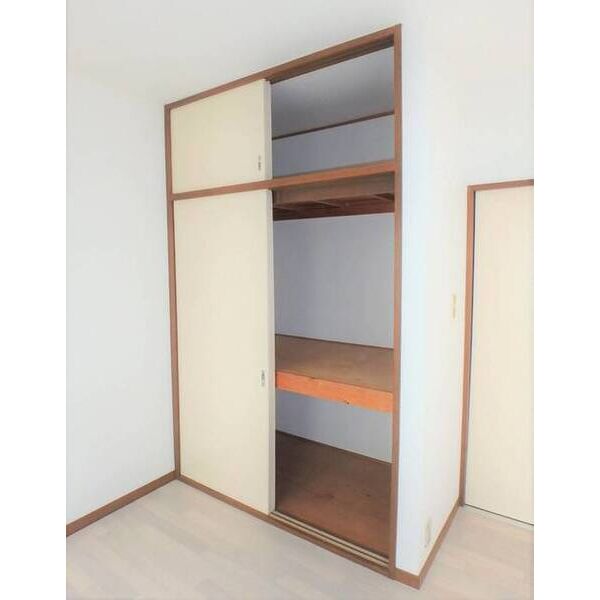 昭花園ビル 収納