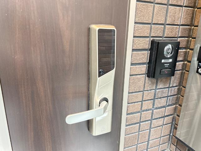 リノナル205号室 電子キー