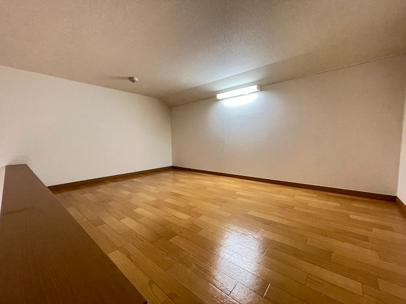 アールブラン 内観