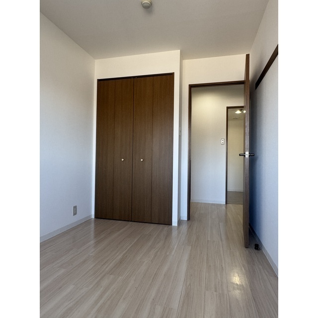 サン・ファミーユ5階 内観