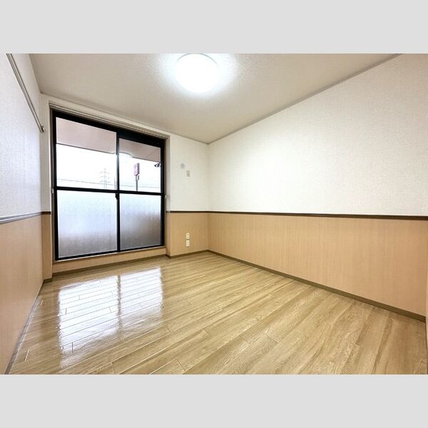 ヴェラクレスト　壱番館102号室 同建物別部屋の参考画像