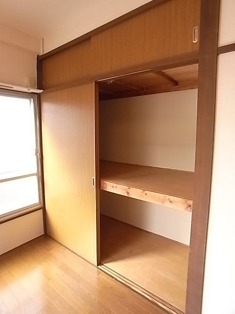 三州コーポ2階 収納