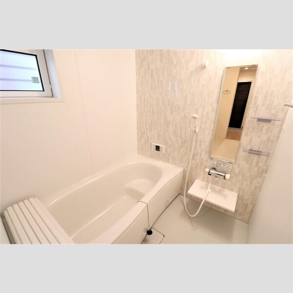 Dタウン南平野　D 窓付きバスルーム