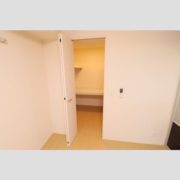アレイシャンテ202号室 ウォークインクローゼット