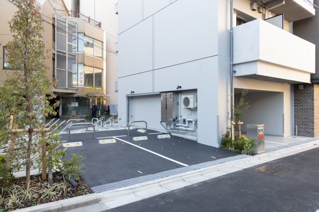 プラウドフラット西日暮里203号室 駐車場