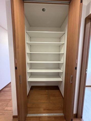 小坪1丁目戸建 収納