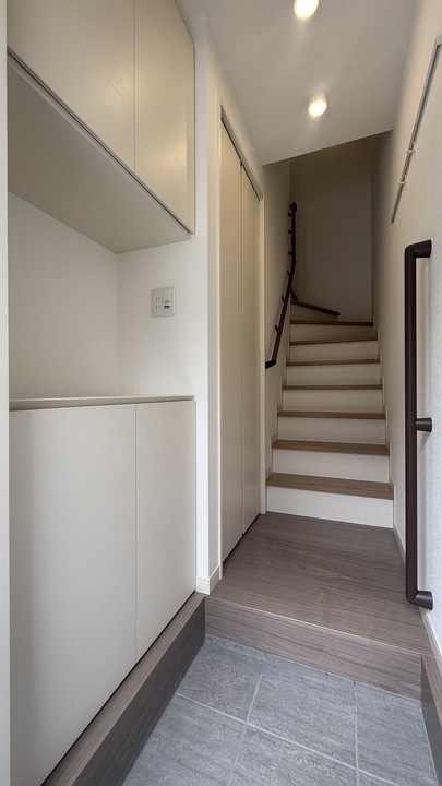 ＭＡＩＳＯＮ　ＬＩＭＯＮＡＩＡ2階 玄関