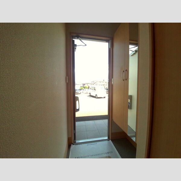 ハイツ ルピナス 玄関