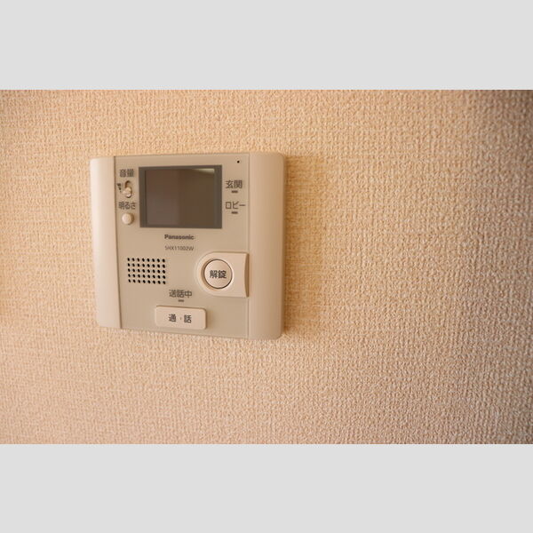 ベルウィル・メゾン102号室 TVインターホン付きで来客チェック!