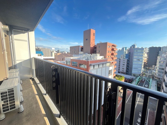 ＯＮＥ ＲＯＯＦ ＲＥＳＩＤＥＮＣＥ ＡＳＡＫＵＳＡＢＡＳＨＩ9階 バルコニー
