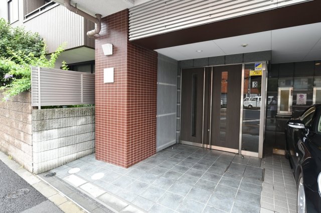 プレミアム三ノ輪 エントランス