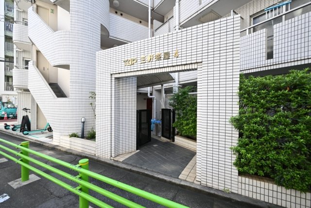トップ三軒茶屋第４2階 エントランス