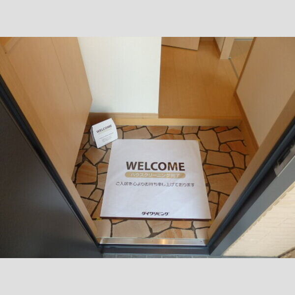 パーフューム101号室 玄関