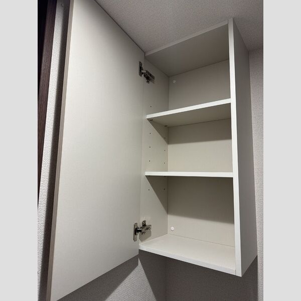 セレスティア細田B トイレ収納