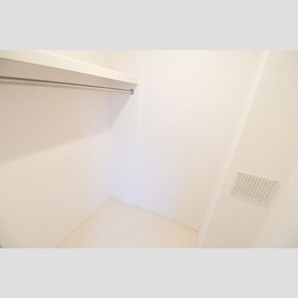 リッカ ティル201号室 ウォークインクローゼット