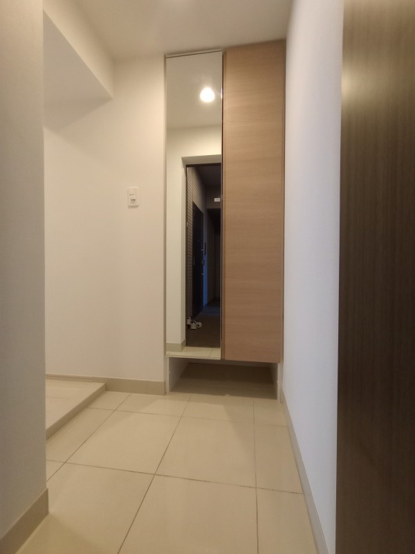 クレイシア秋葉原ラグゼスウィート9階 玄関