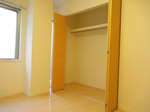 CASA　RIVIERA（カーサ　リヴィエラ） 洋室収納