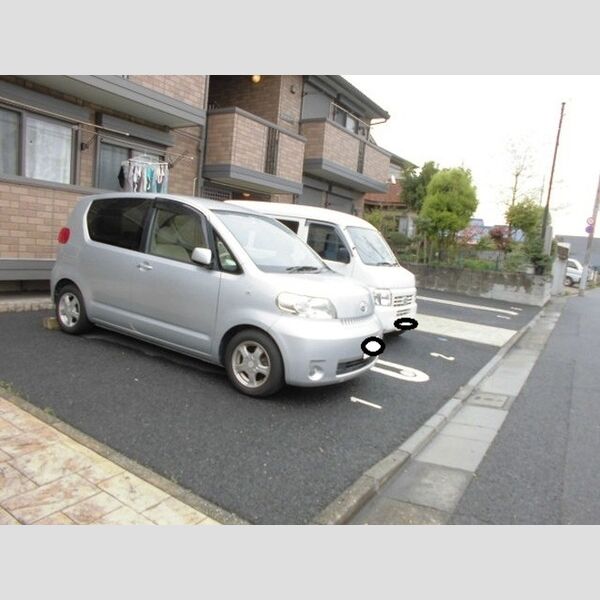 パークハイム興宮 駐車場