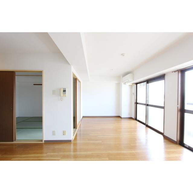 セジュール妻田503号室 リビング