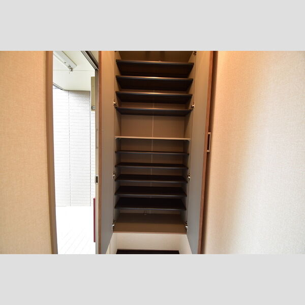 サンハイムS&H103号室 収納